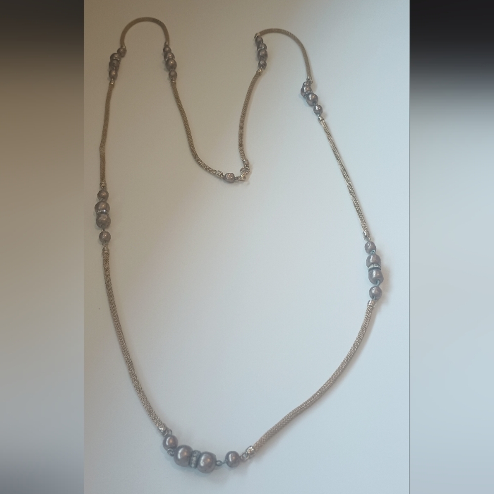 Attractive Vintage Gold Tone and Faux Pearls/Crystal 28 Inches Station Necklace